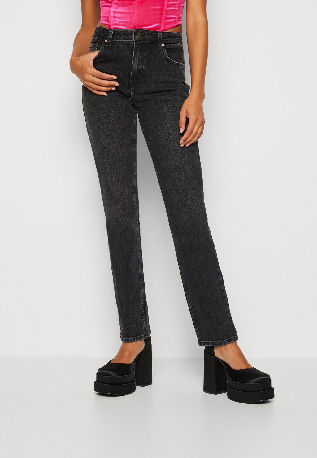 

Джинсы Slim fit BDG Urban Outfitters