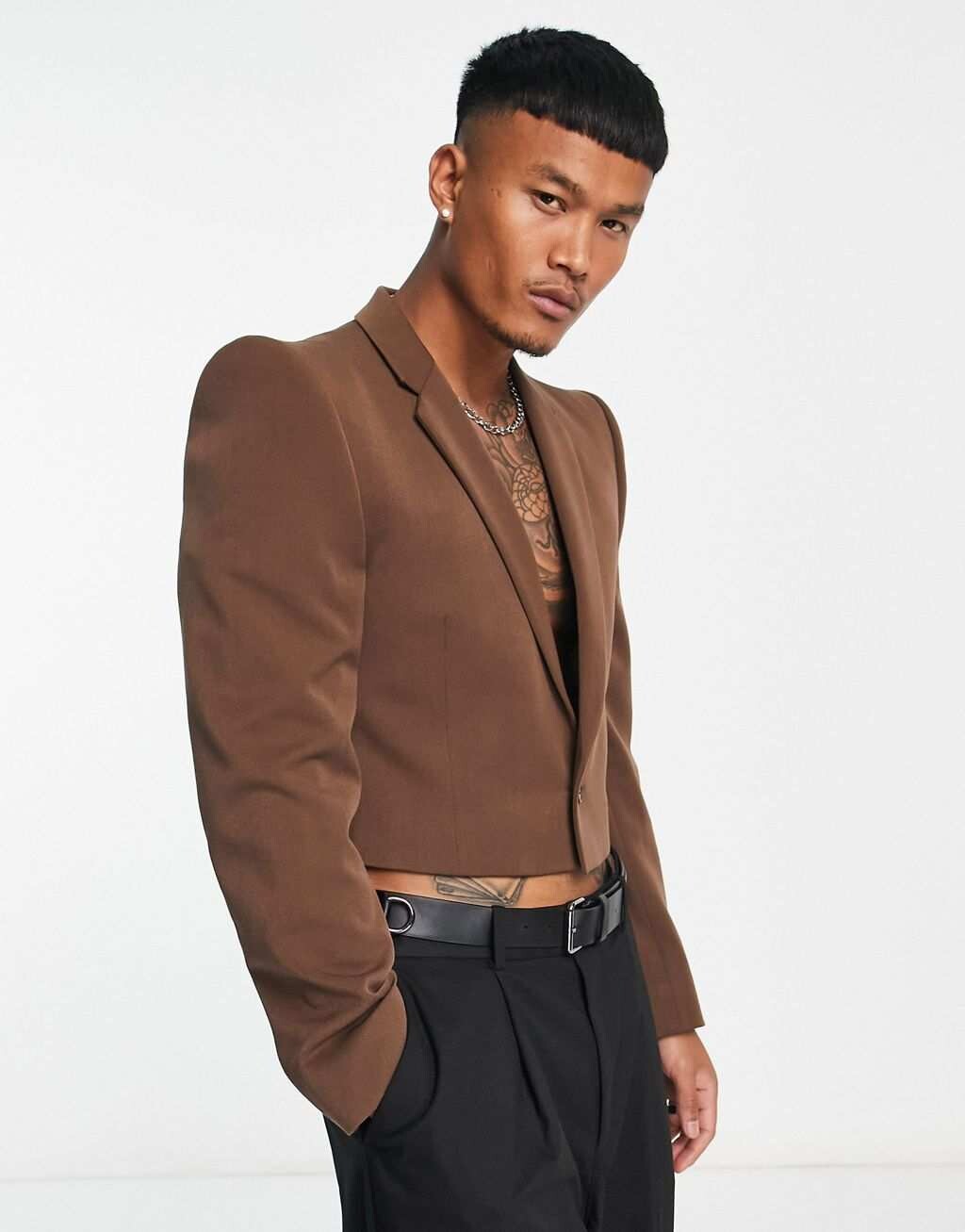 

Коричневый облегающий укороченный пиджак с пагодой ASOS DESIGN