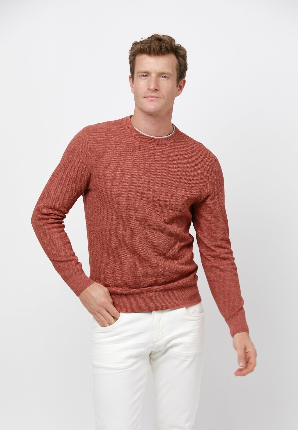 Вязаный свитер CREW-NECK PROFUOMO, цвет mid rust вязаный свитер crew neck profuomo цвет grey