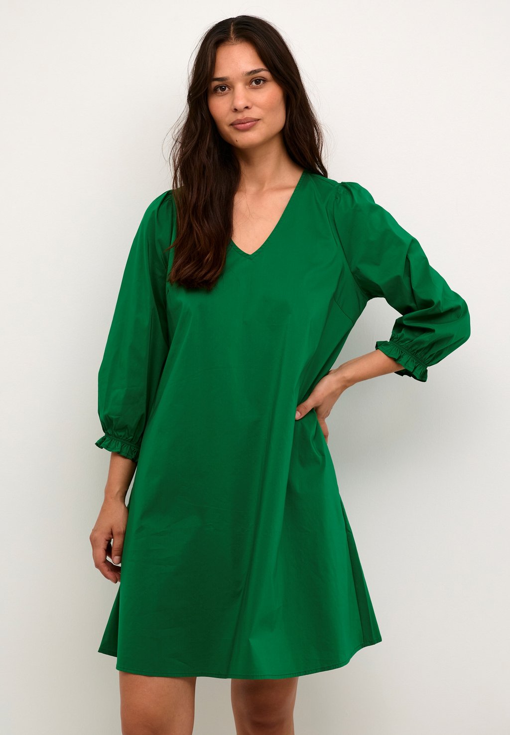 цена Повседневное платье CUANTOINETT SHORT 3/4 SLEEVE Culture, цвет jolly green
