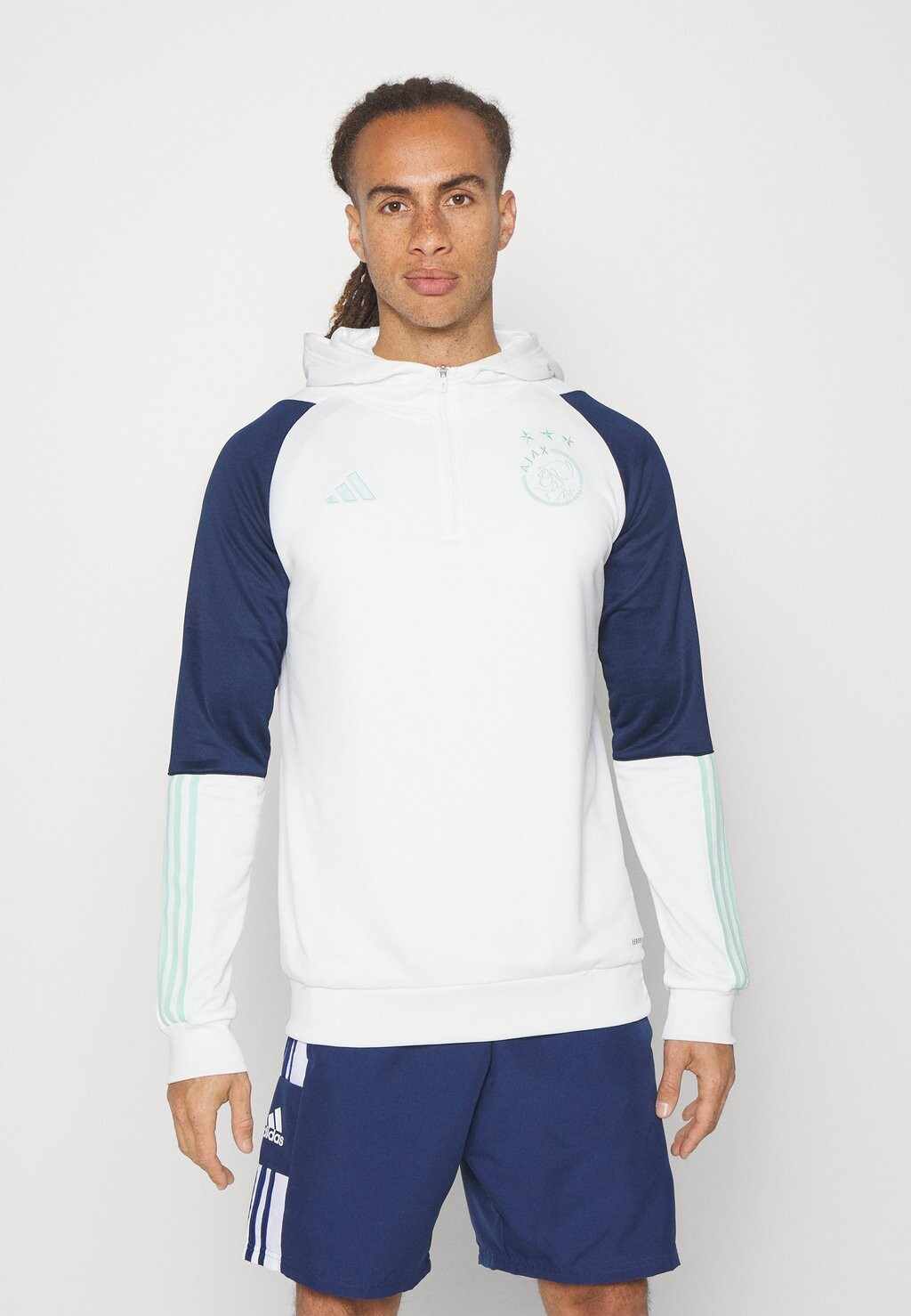 

Спортивная футболка Adidas