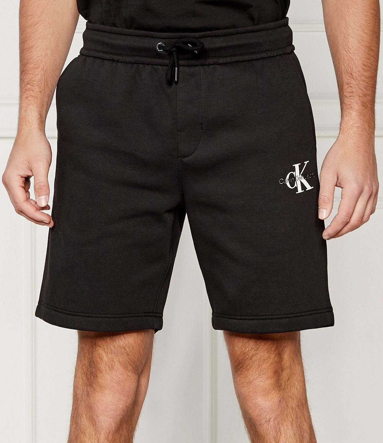 

Спортивные шорты CALVIN KLEIN JEANS MONOLOGO Regular Fit, черный