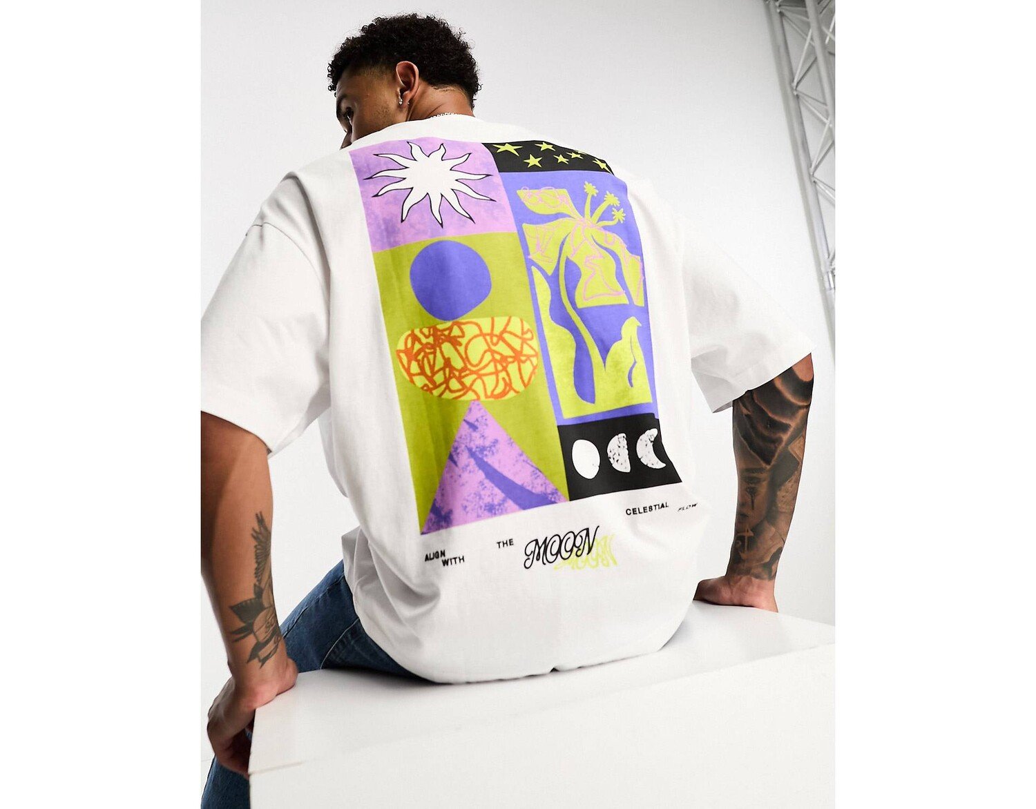 

Белая футболка оверсайз с абстрактным принтом на спине ASOS DESIGN, Белый
