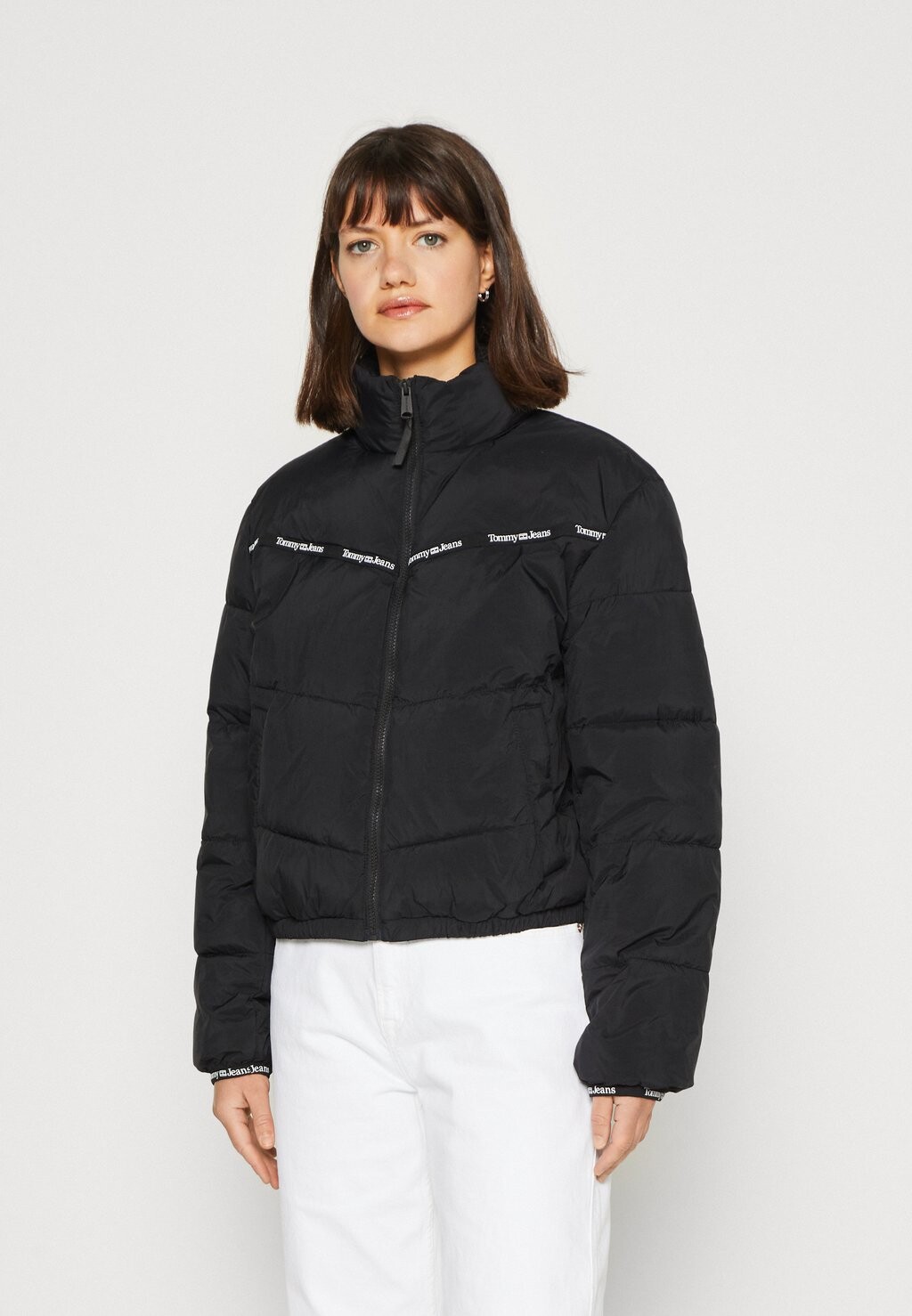 

Куртка зимняя Tommy Jeans, черный