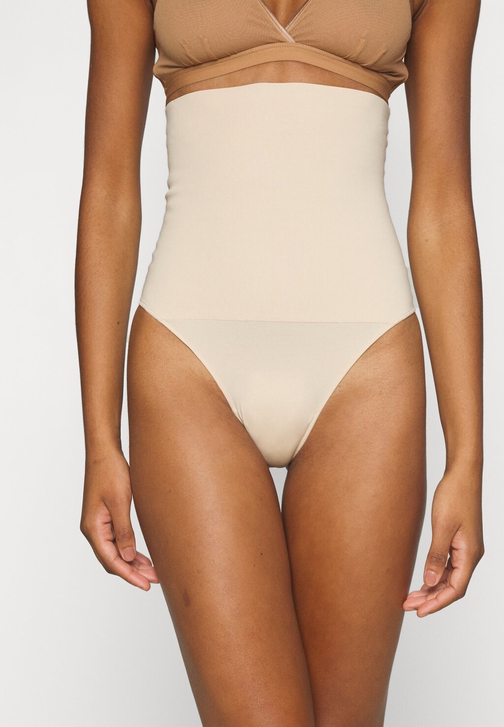 

Стринги Maidenform