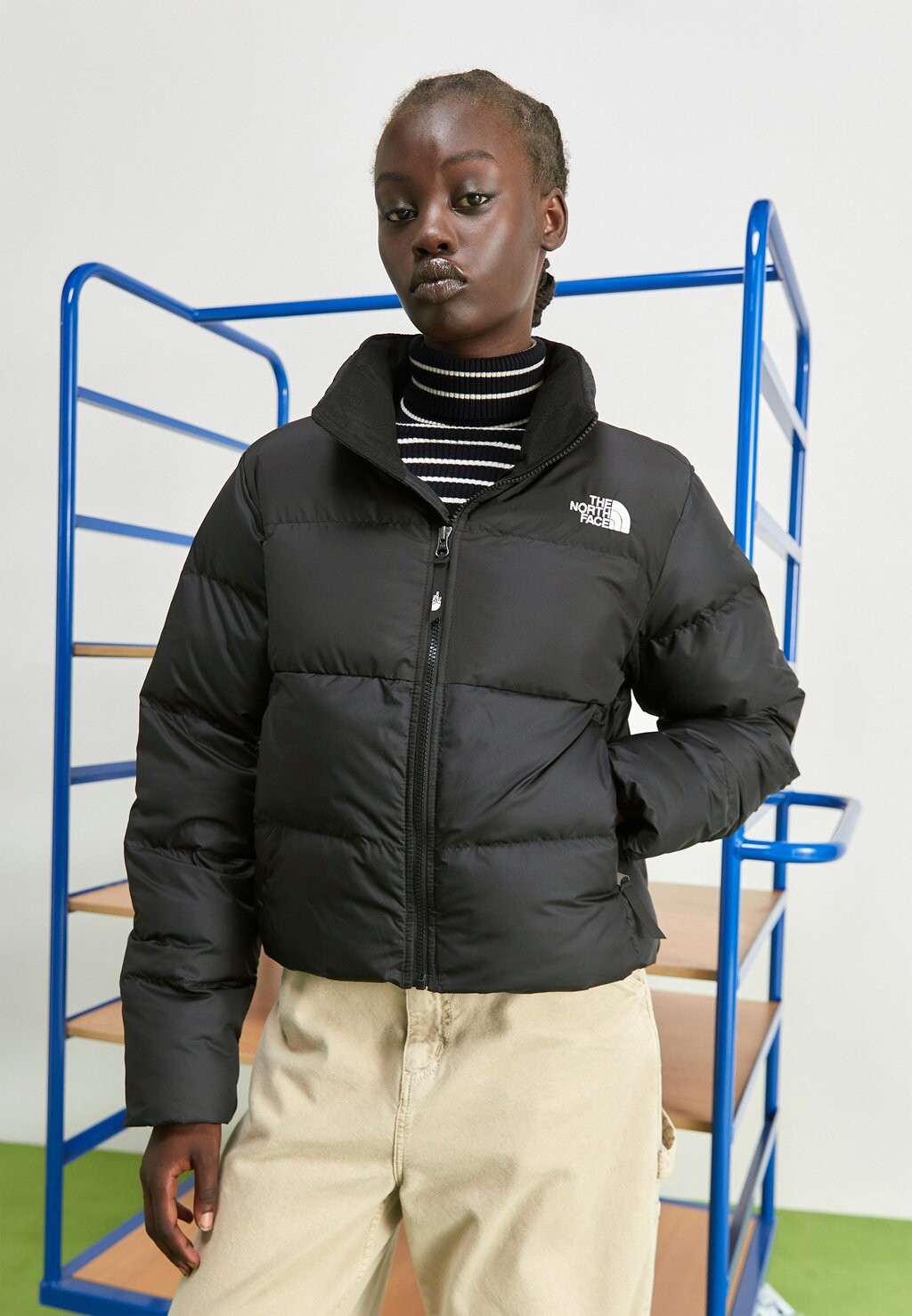 

Куртка The North Face УКОРОЧЕННЫЙ САЙКУРУ, черный
