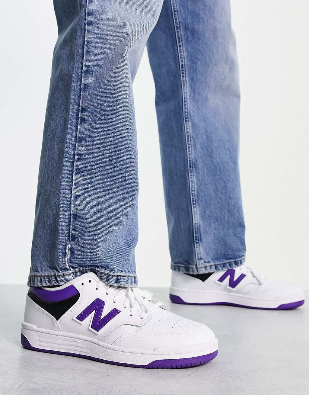 Белые и фиолетовые кроссовки New Balance 480