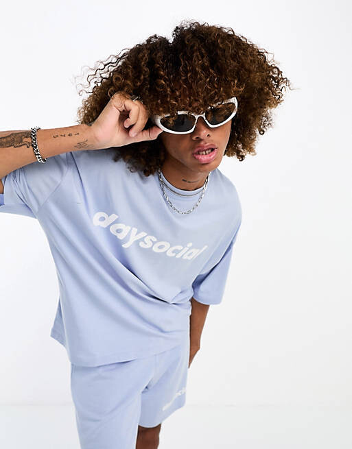 

Фиолетовая футболка оверсайз с логотипом ASOS Daysocial, Фиолетовый