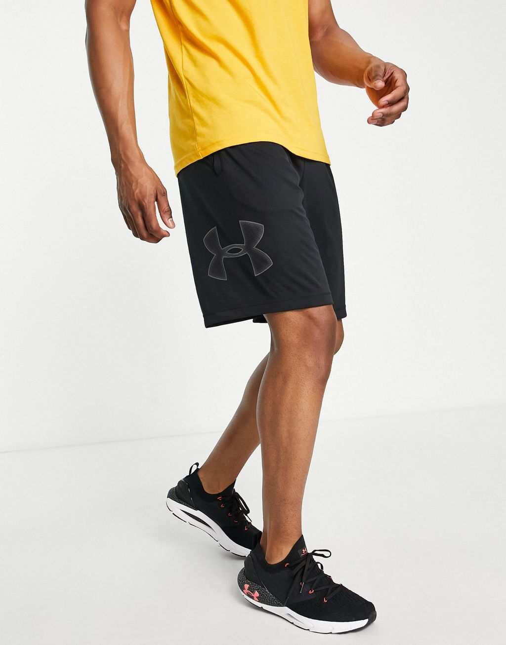 

Черные шорты с рисунком Under Armour Training Tech
