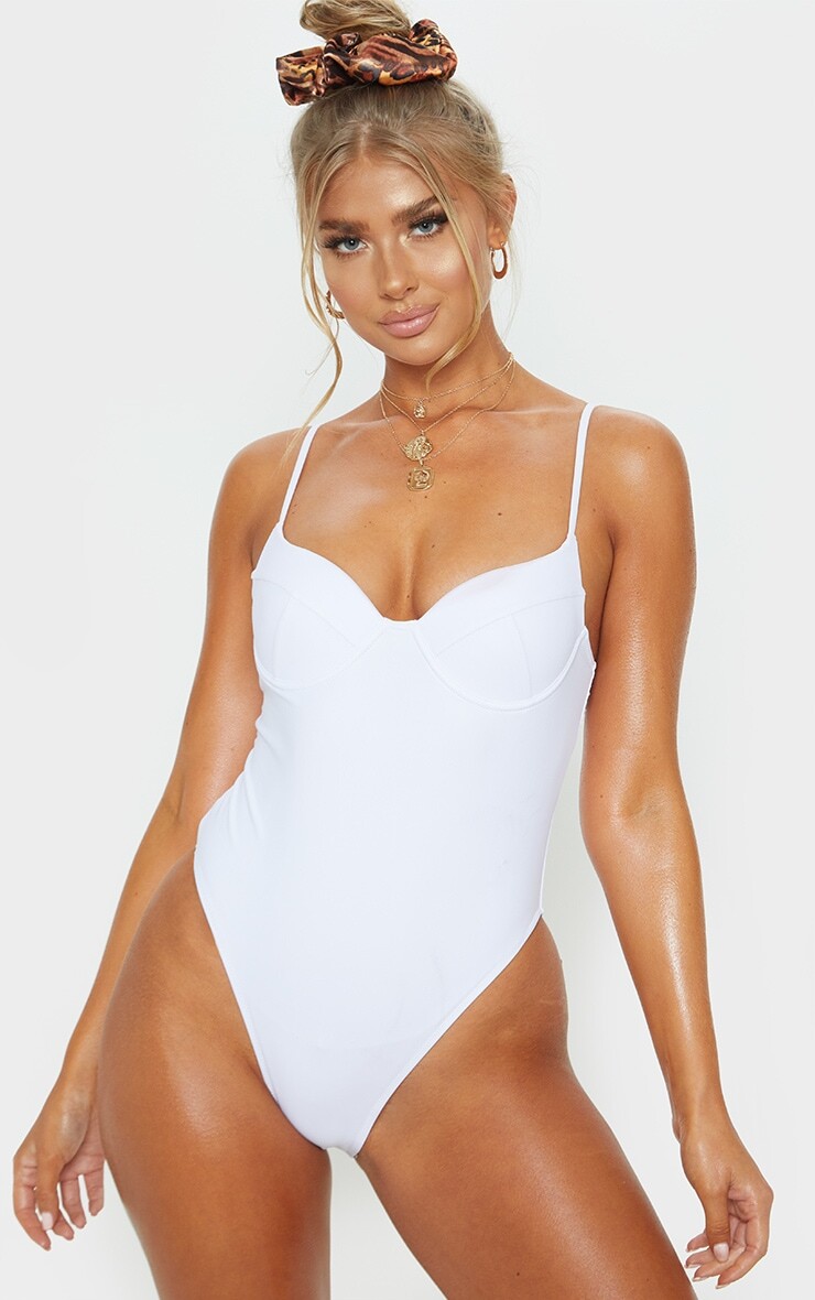

PrettyLittleThing Белый базовый купальник с чашечками