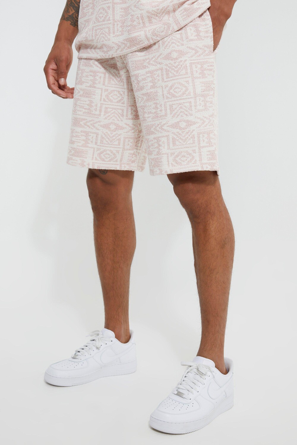 

Средственные шорты из жаккарда aztec Boohoo, сиреневый