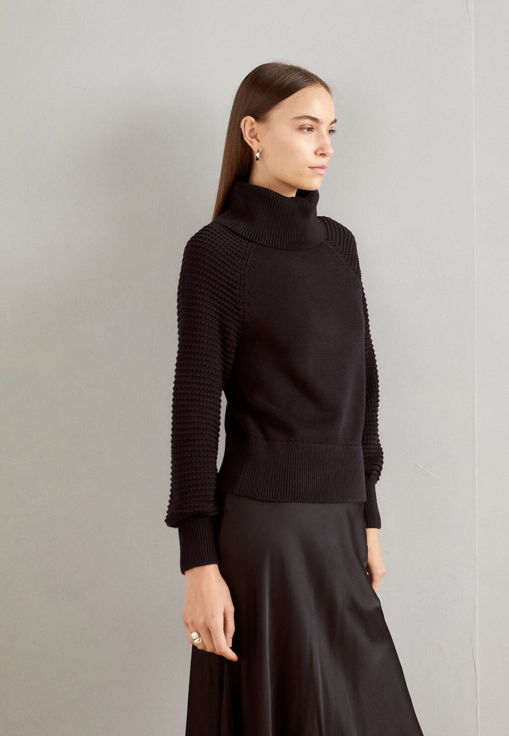 

Свитшот Esprit, черный