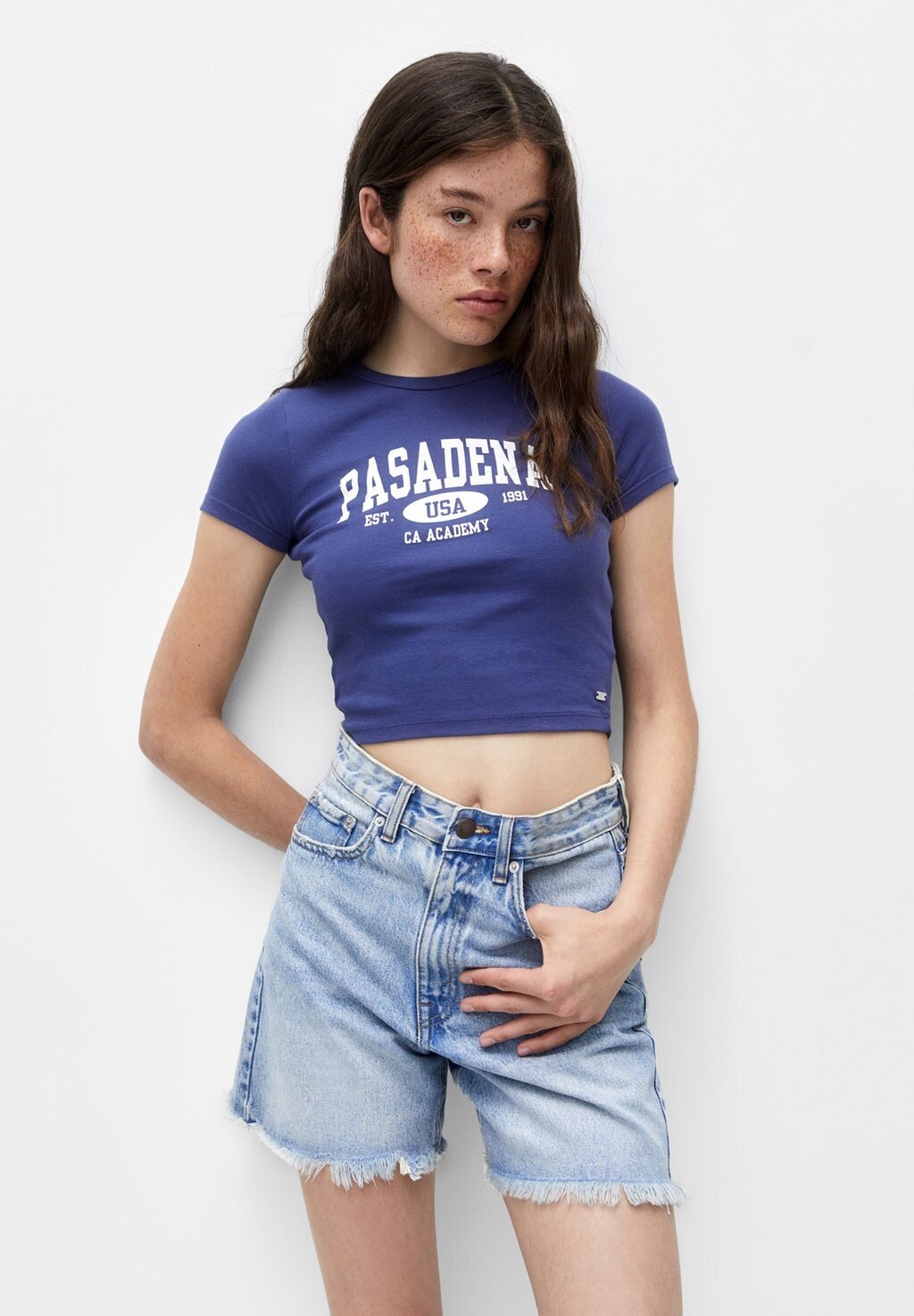 

Футболка с принтом PULL&BEAR, темно-синий
