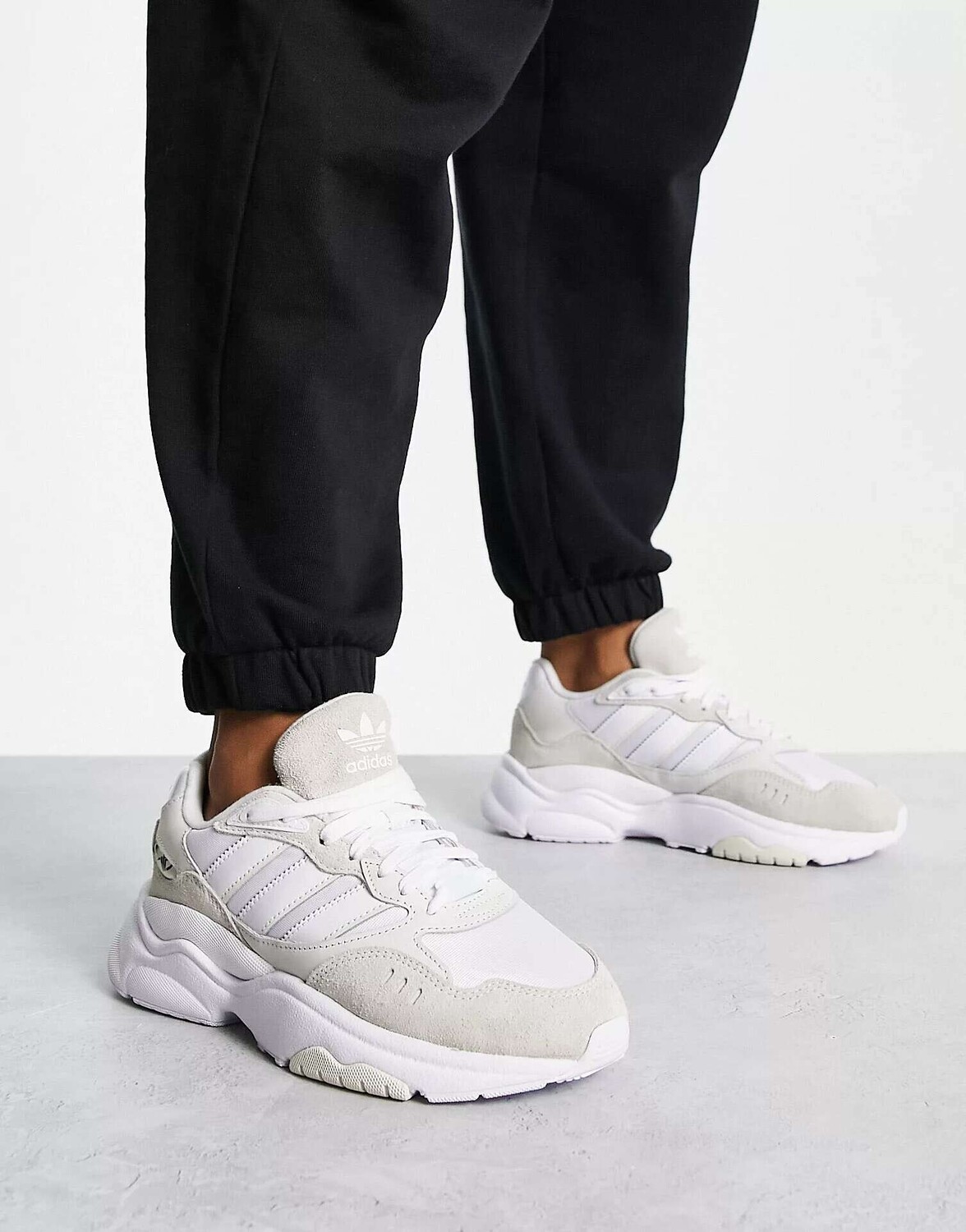 

Бело-серебристые кроссовки adidas Originals Retropy F90