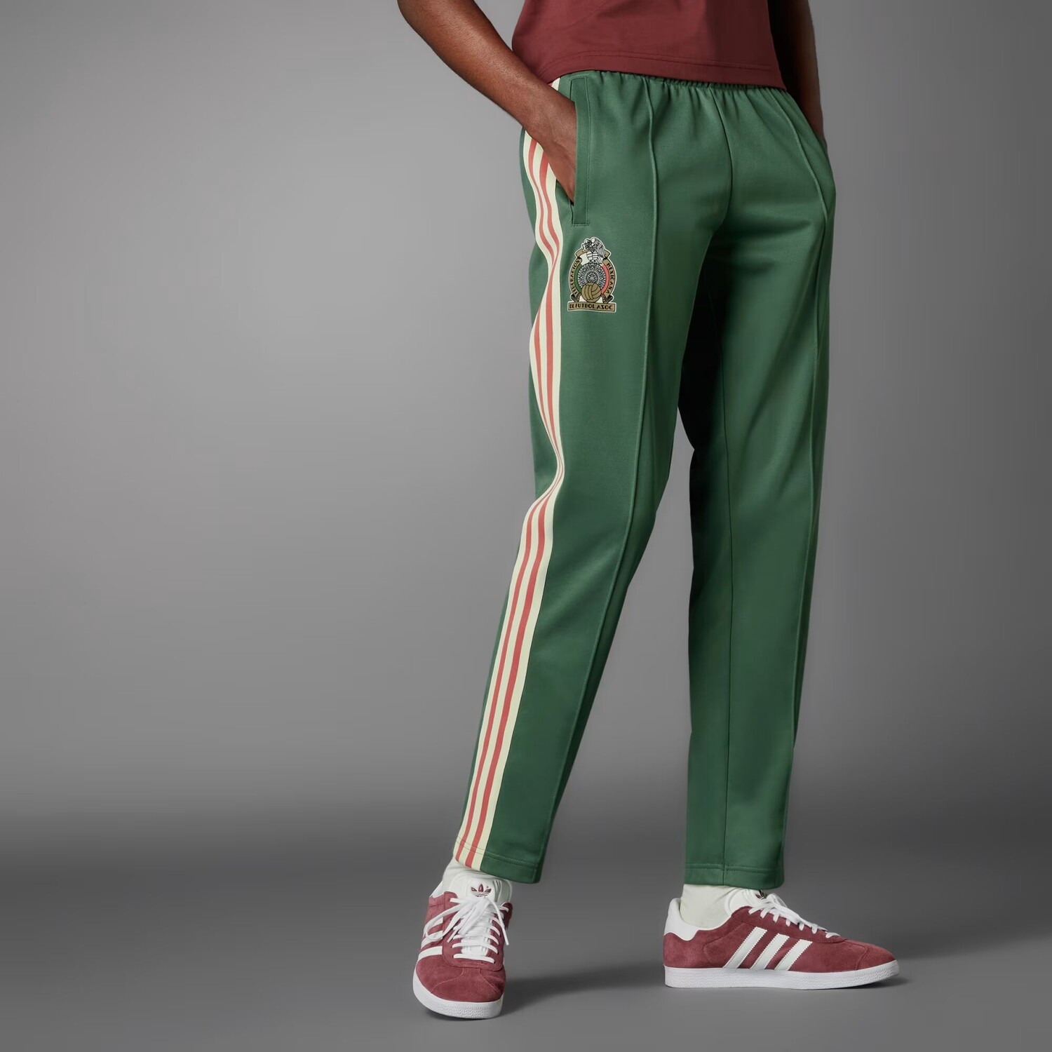 

Спортивные брюки Mexico Beckenbauer Adidas, цвет Green Oxide