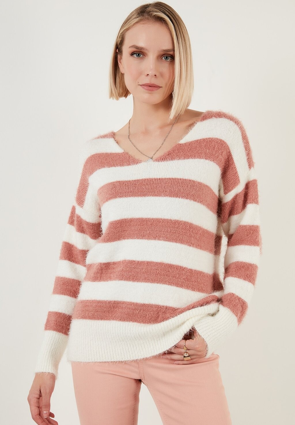 

Свитер LELA Regular Fit, розовый, Розовый;коричневый