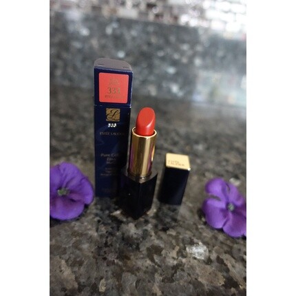 

Матовая скульптурирующая губная помада Estee Lauder Pure Color Envy — новинка в упаковке Estée Lauder