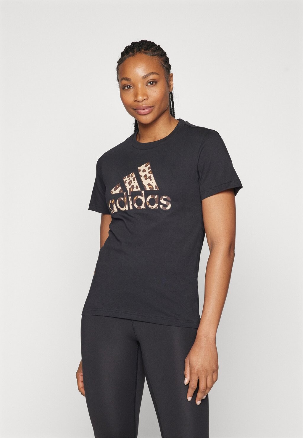 

Футболка с принтом ANIMAL adidas Sportswear, цвет black