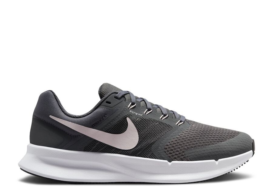 

Кроссовки Nike Wmns Run Swift 3, цвет Iron Grey