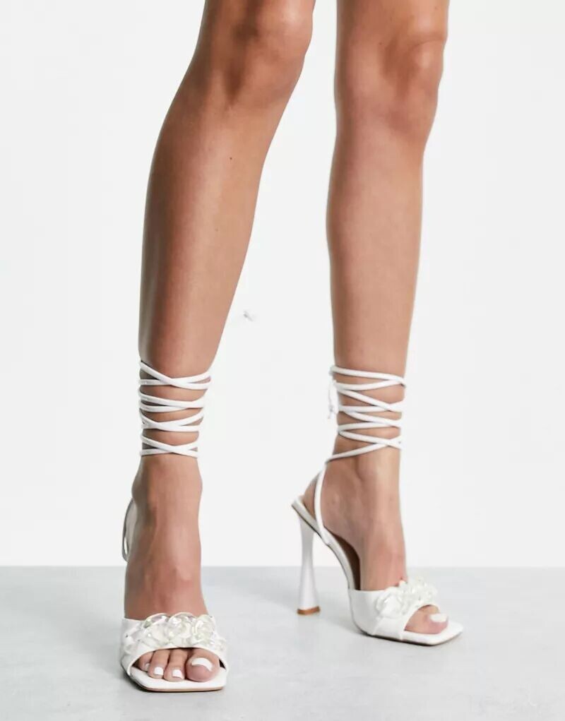 

Белые туфли на каблуке со шнуровкой и цепочкой Simmi London sloane SIMMI Shoes