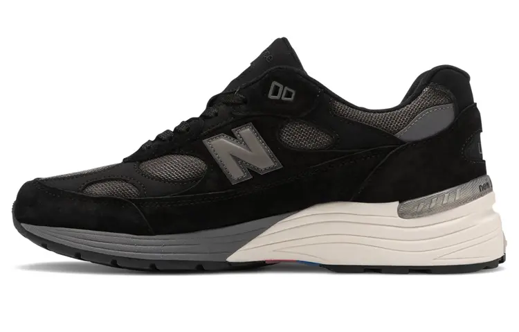 

New Balance 992v1, сделанный в США, черный цвет