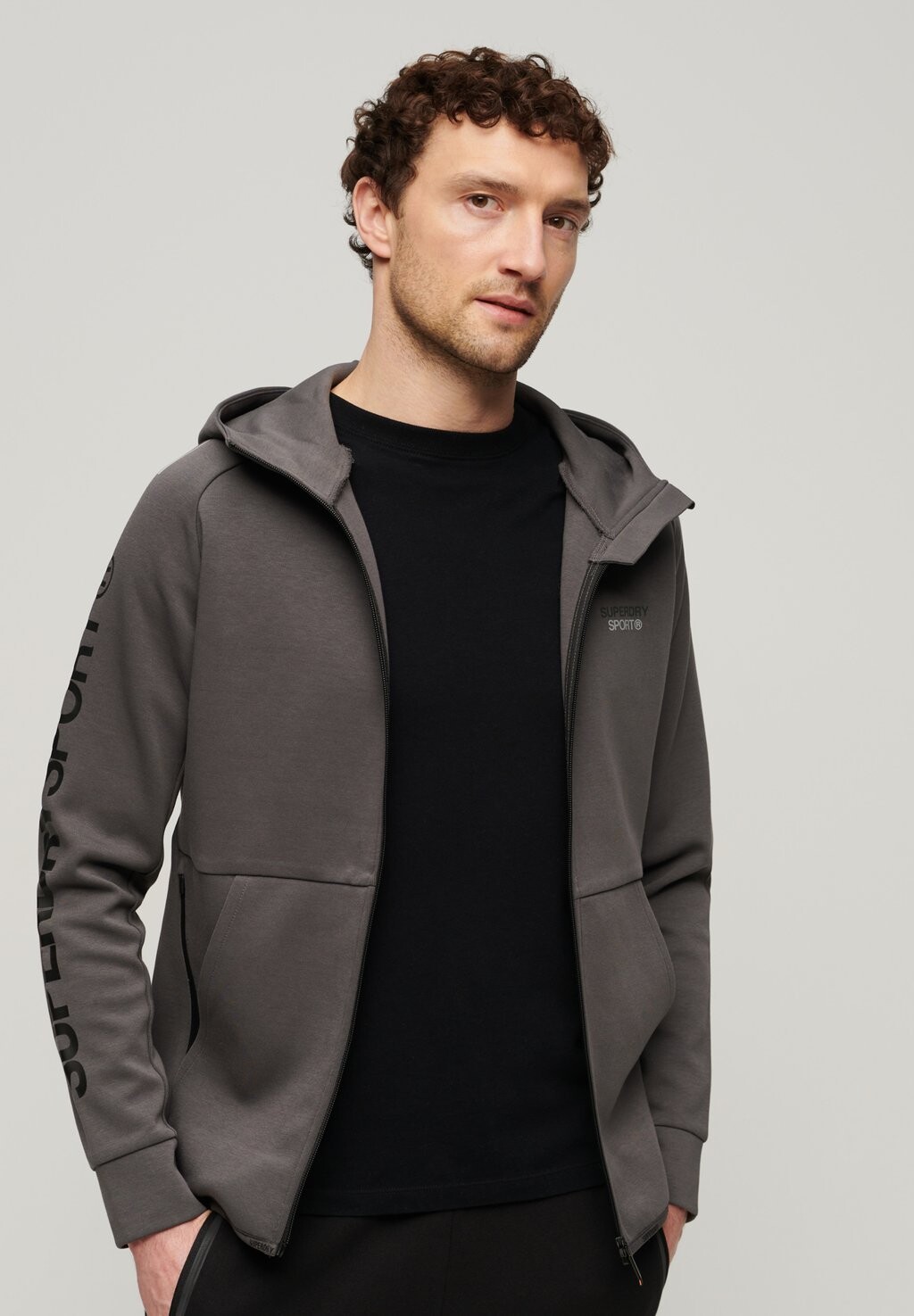 

Толстовка на молнии TECH LOGO Superdry, темно-серый