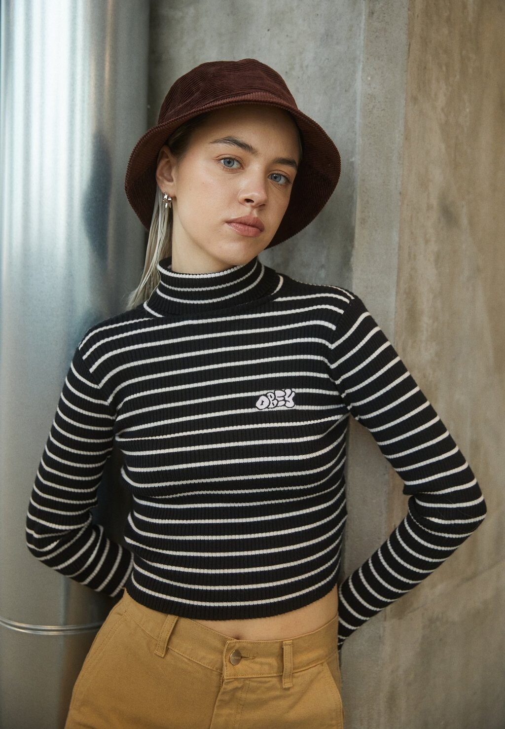 

Джемпер Obey Clothing, черный