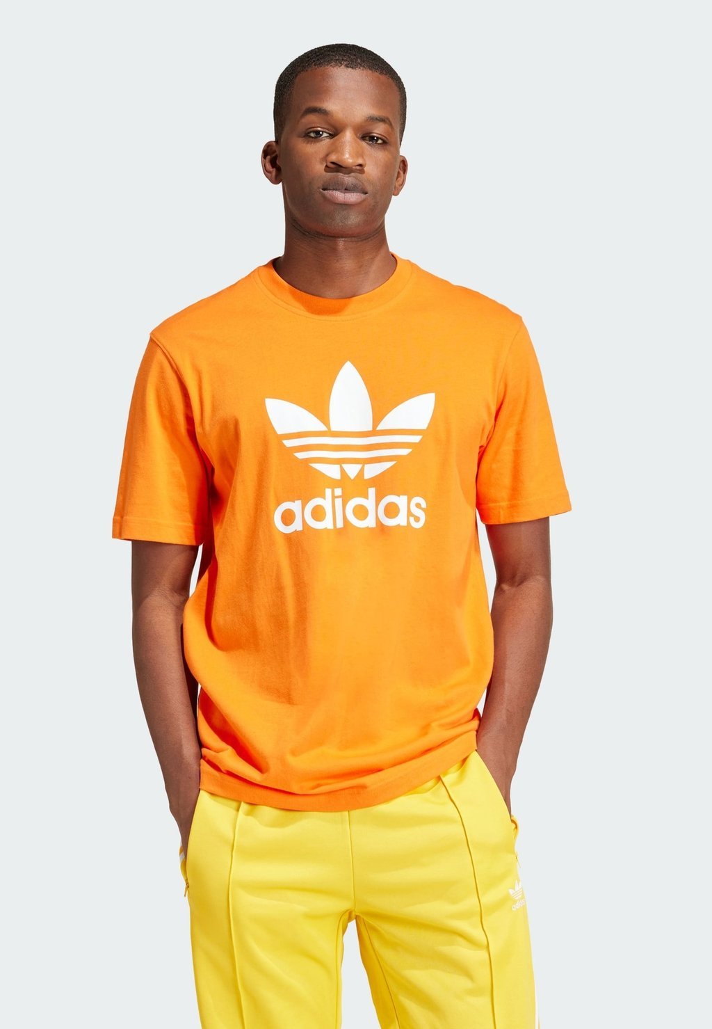 

Футболка с принтом TREFOIL adidas Originals, цвет orange