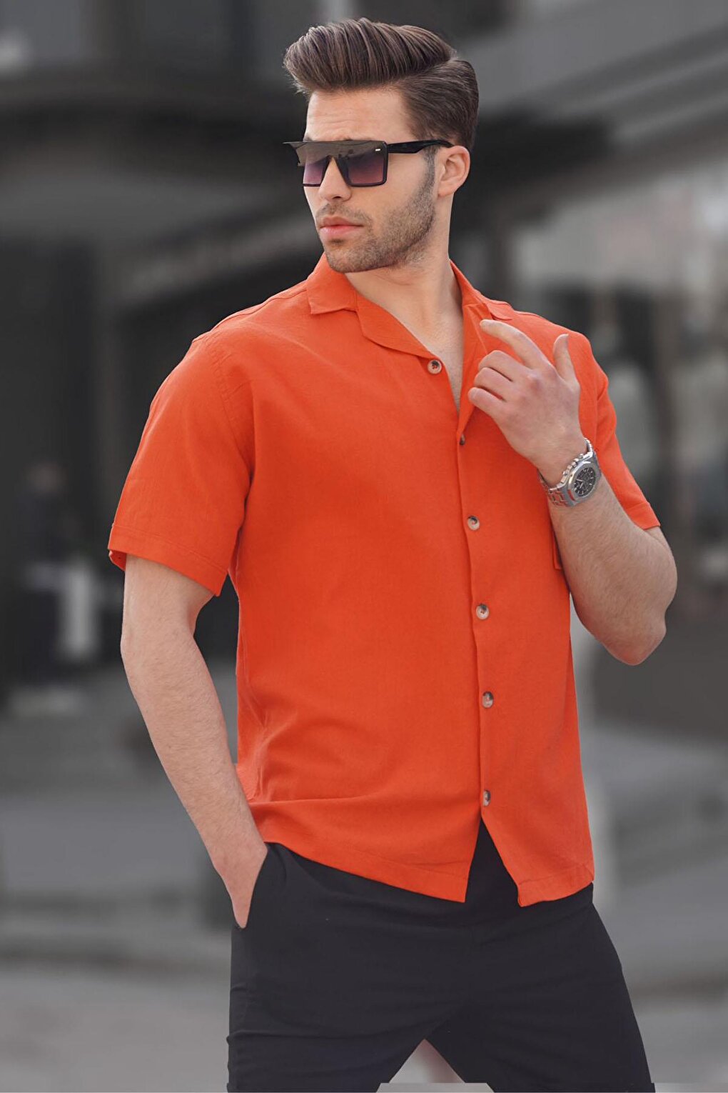 цена Оранжевая базовая мужская рубашка с коротким рукавом 5598 MADMEXT