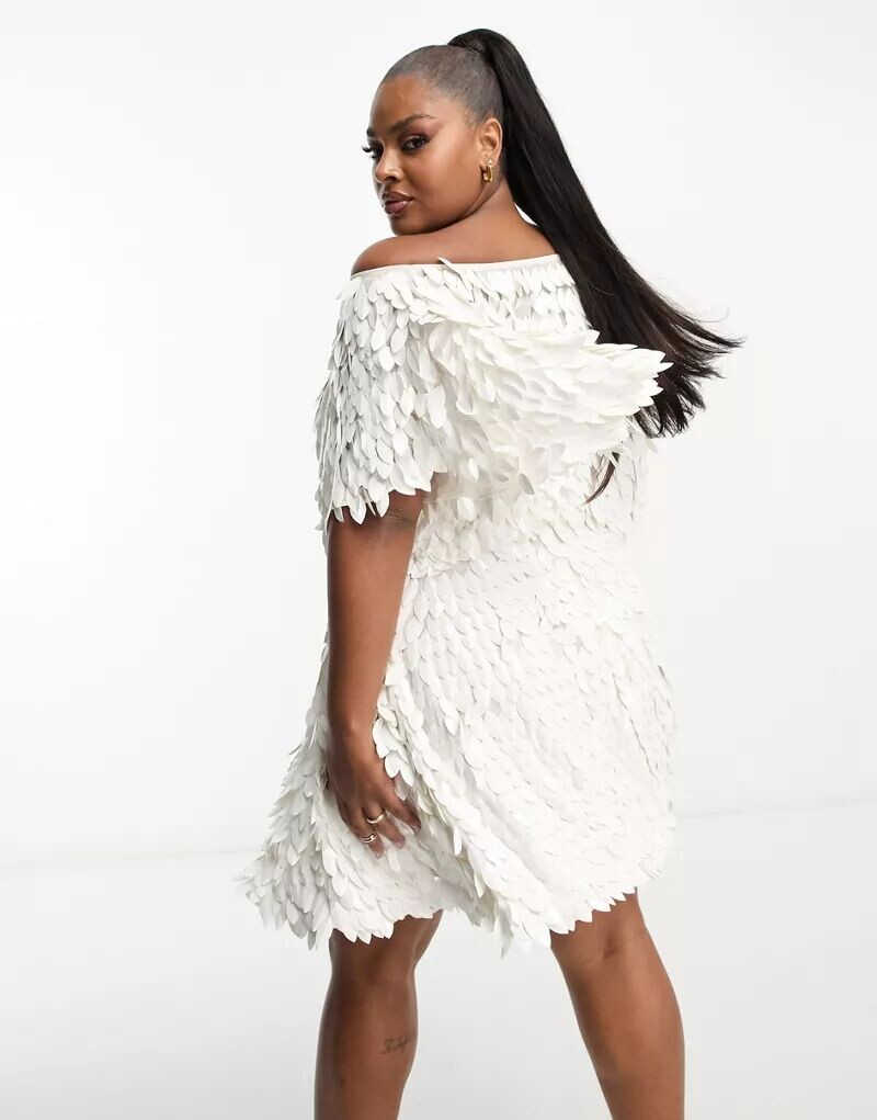 

Белое мини-платье с открытыми плечами и перьями ASOS DESIGN Curve