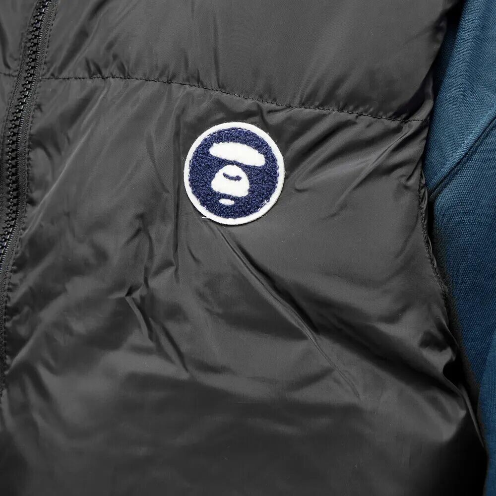 

Пуховой жилет AAPE by A Bathing Ape, черный