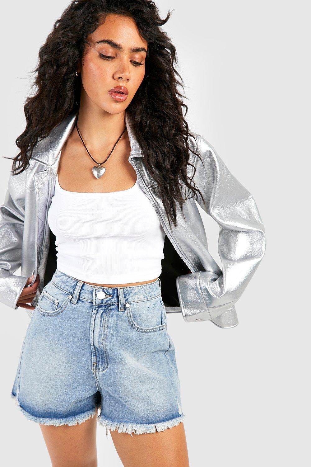 

Джинсовые шорты с потрясенным номом Boohoo, синий