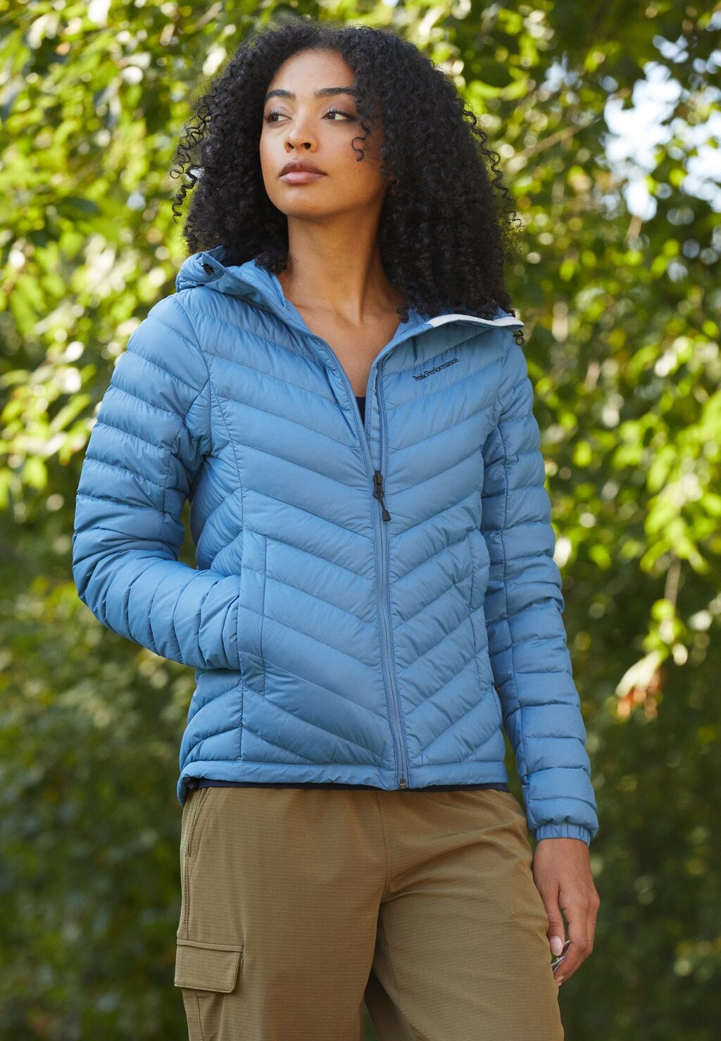 

Куртка Peak Performance КУРТКА FROST HOOD, цвет shallow