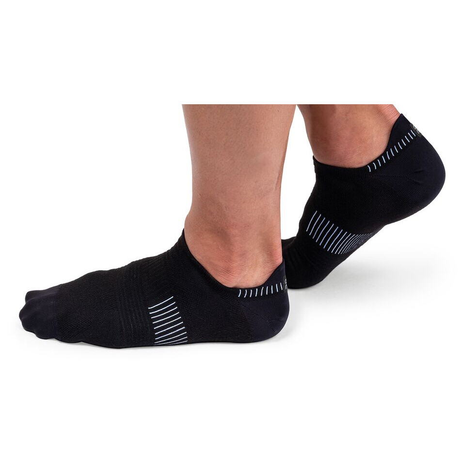 

Носки для бега On Ultralight Low Socks, цвет Black/White