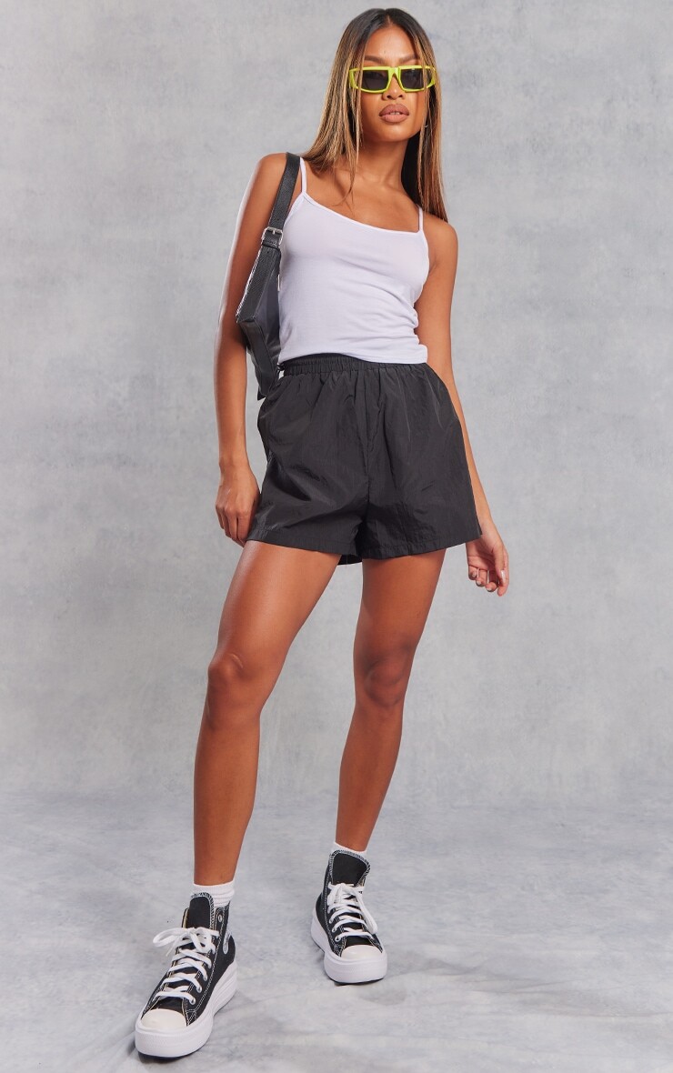 

PrettyLittleThing Черные шорты для бега с поясом и поясом Parachute Shell
