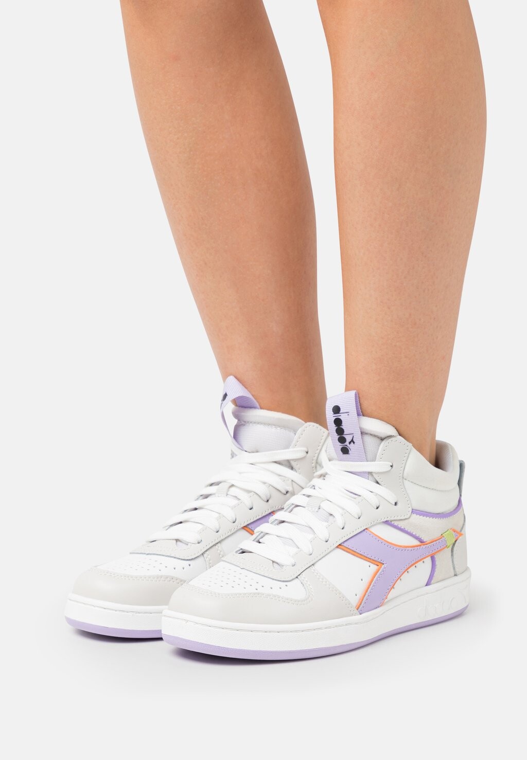 

Высокие кроссовки Diadora