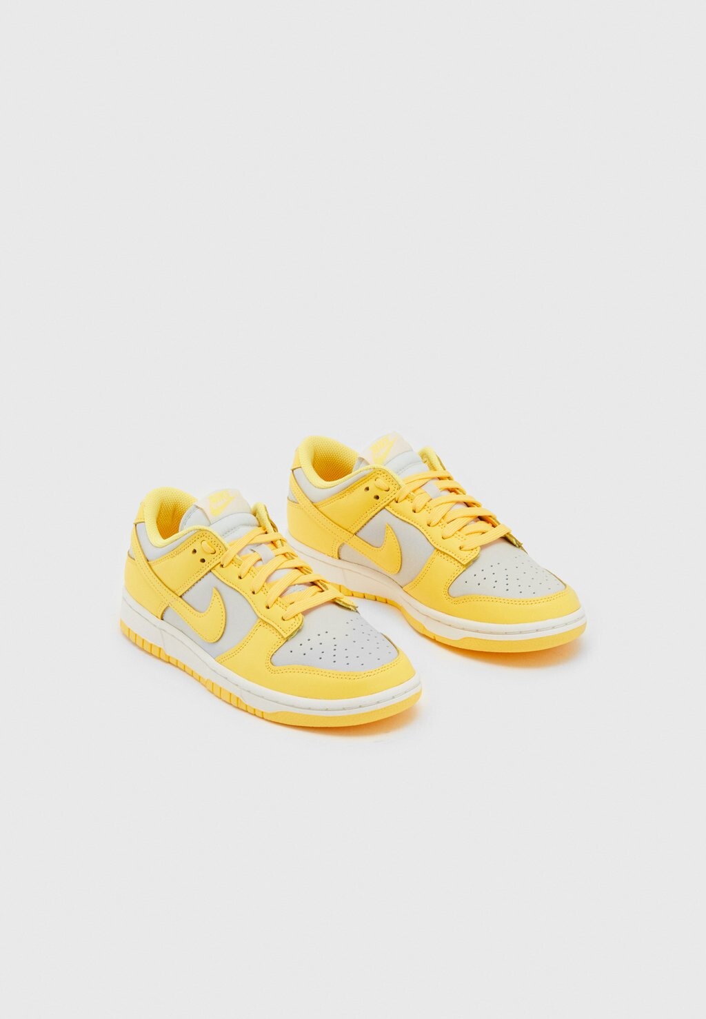 

Низкие кроссовки DUNK Nike, светлая кость/цитронный пульс/парус
