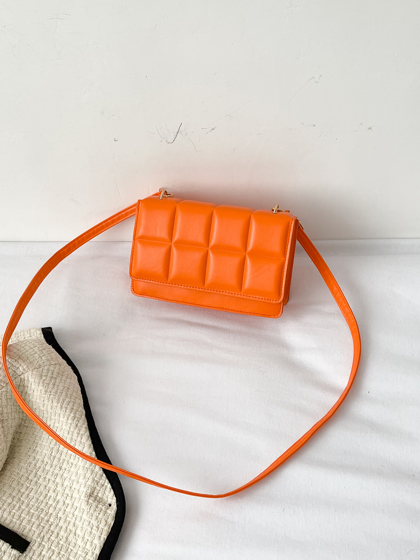 Модная мини-сумка через плечо с клапаном и регулируемым плечевым ремнем, апельсин