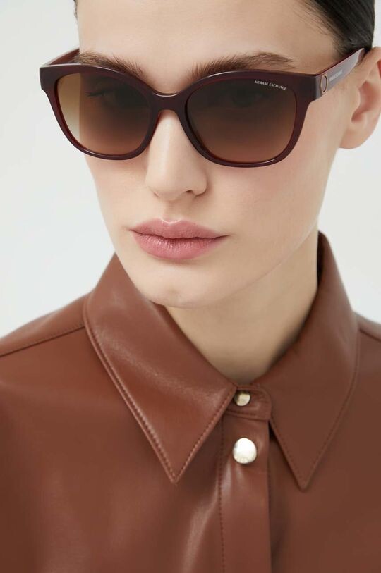

Солнцезащитные очки Armani Exchange, коричневый
