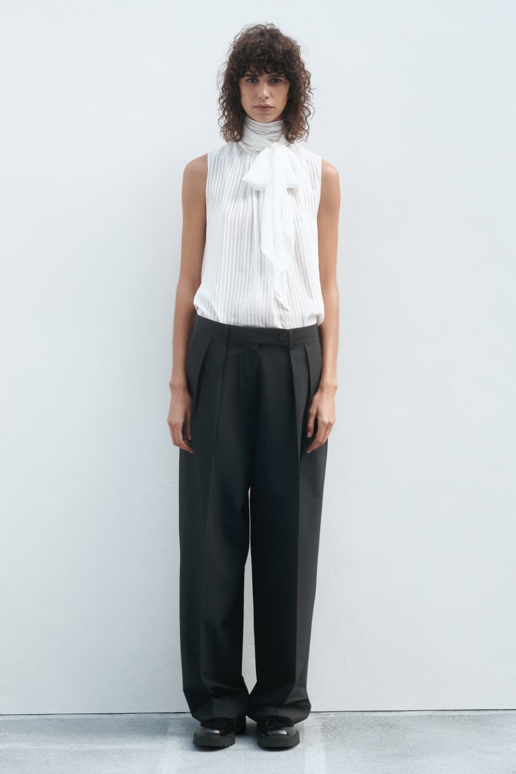 

Полосатая блузка с галстуком Zw Collection ZARA, экру