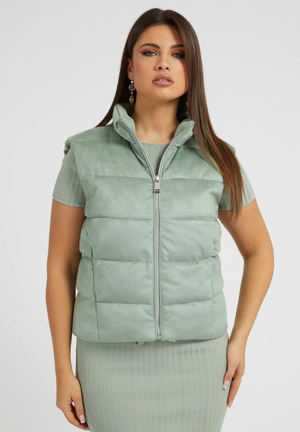 

Жилет Guess, цвет grün