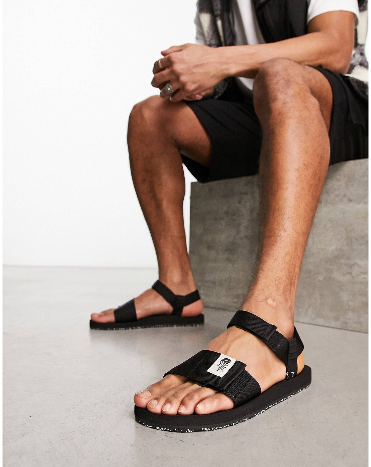 

Черные сандалии The North Face Skeena