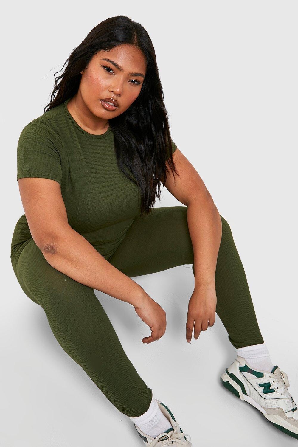 

Бесшовные комбинезоны plus с короткими рукавами Boohoo, хаки