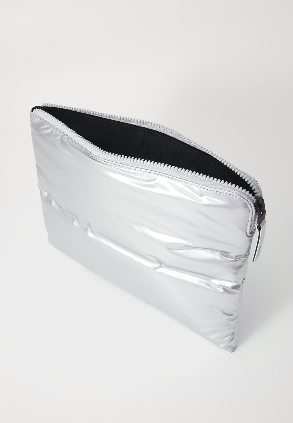 

Сумка для ноутбука NYSSA PUFFER LAPTOP COVER UNISEX Rains, серебристый