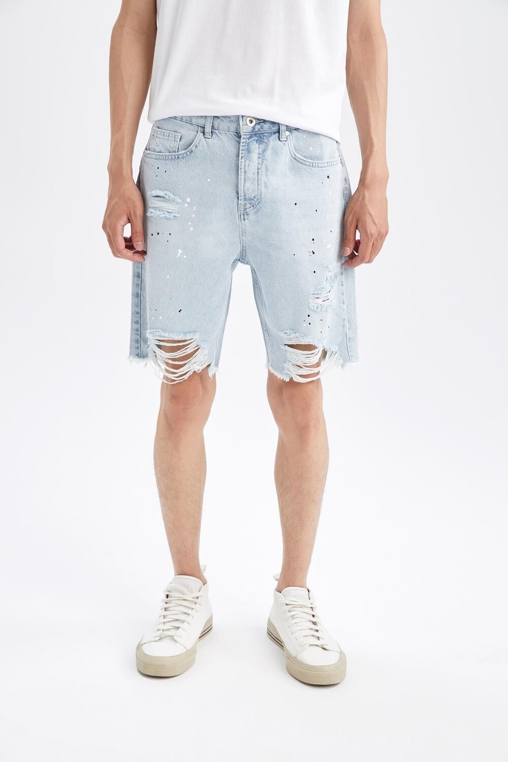 

Джинсовые бермуды Slim Fit из переработанного материала с рваными деталями DeFacto, синий