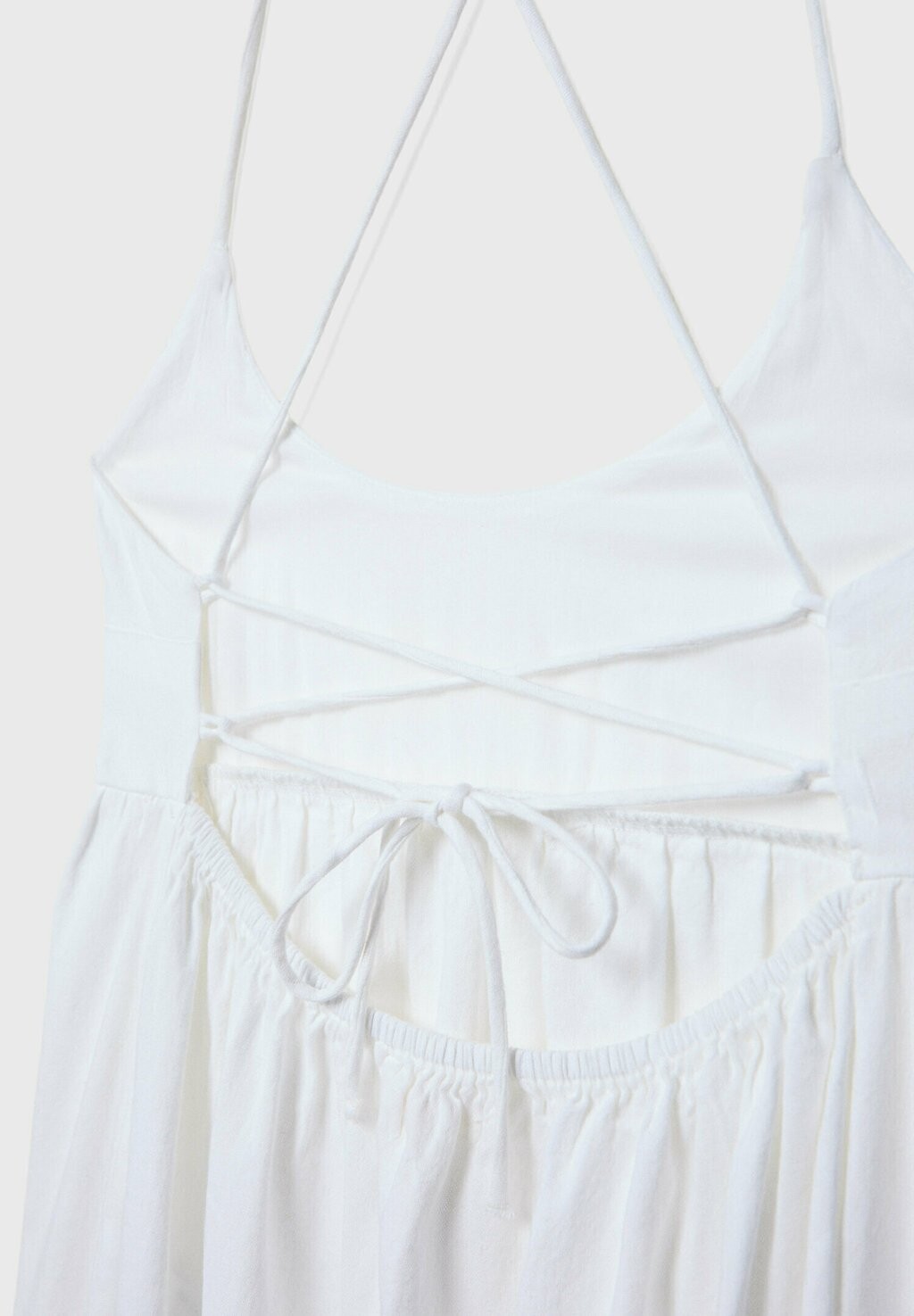 

Дневное платье FLOWING OPEN BACK Stradivarius, белый