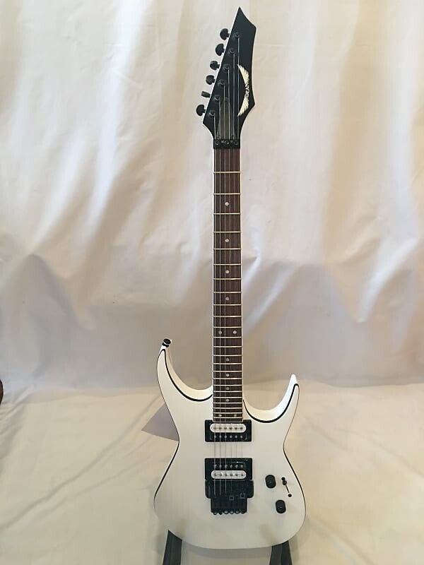 

Электрогитара Dean Exile X Floyd 2021 - Satin White- with Gigbag