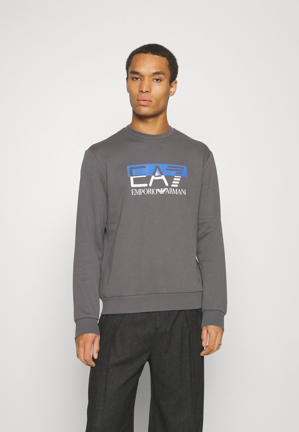 

Толстовка EA7 Emporio Armani, лондонский дым