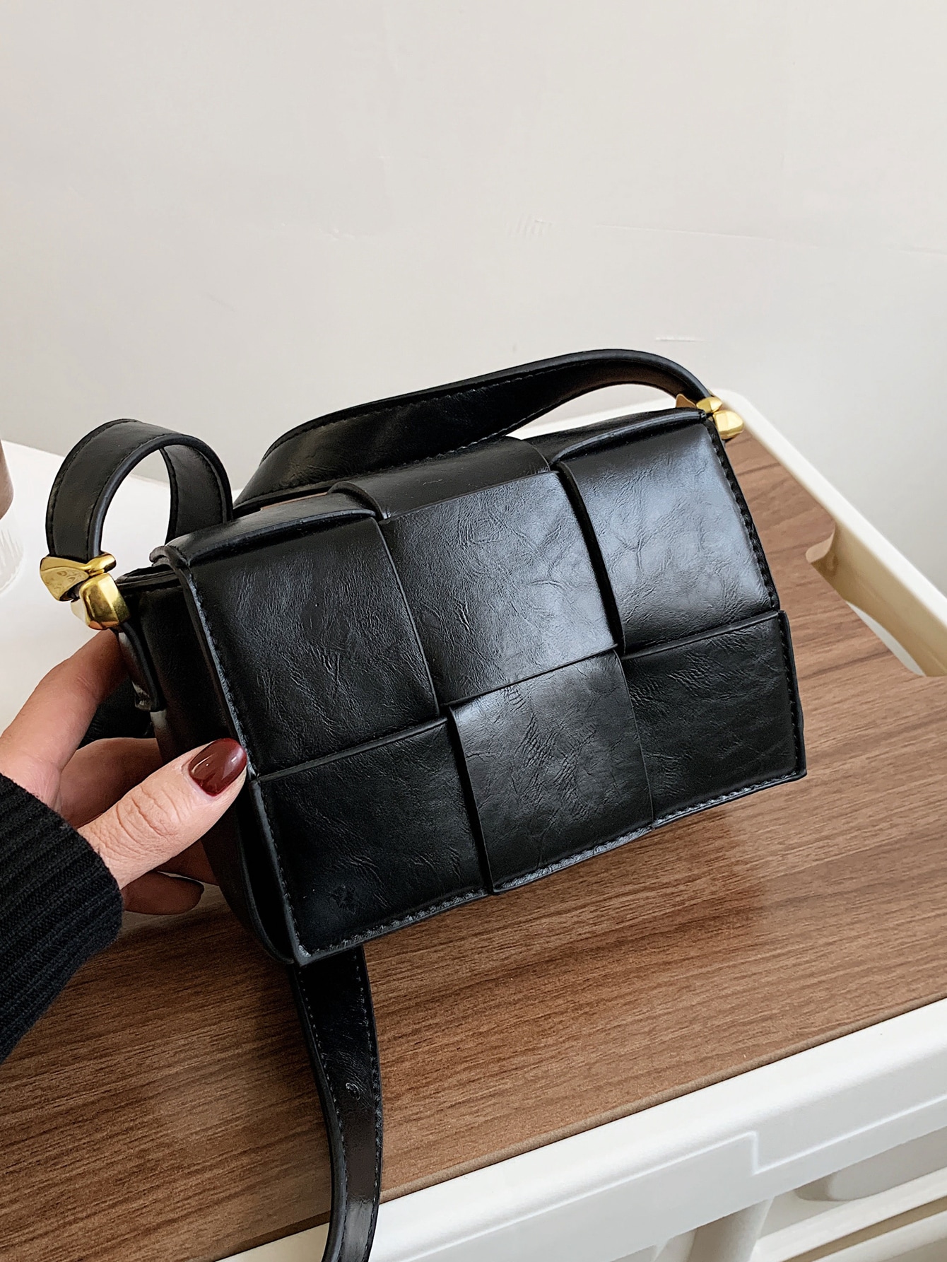 Модная тканая простая маленькая квадратная сумка для женщин, черный