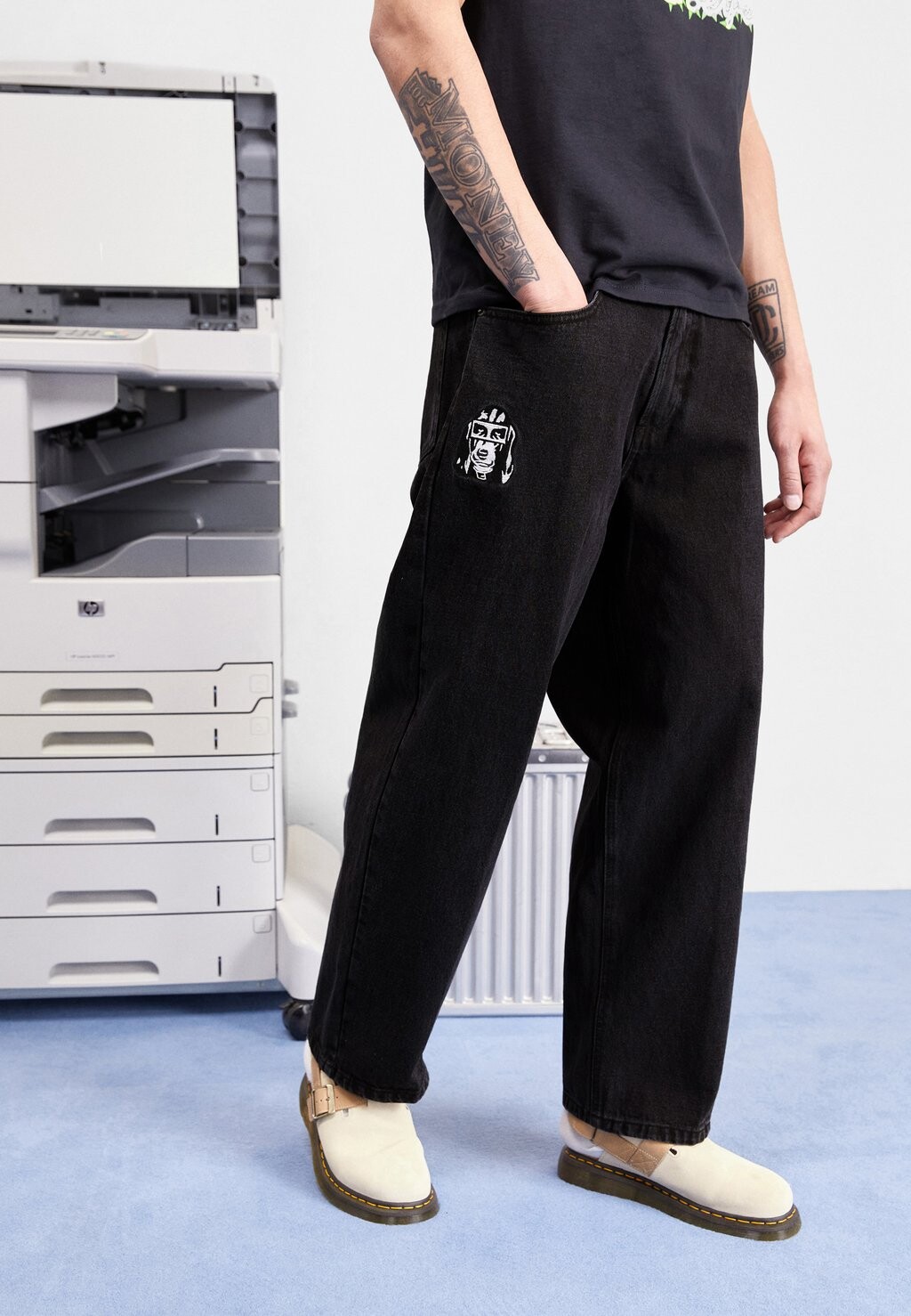 

Джинсы свободного кроя Obey Clothing